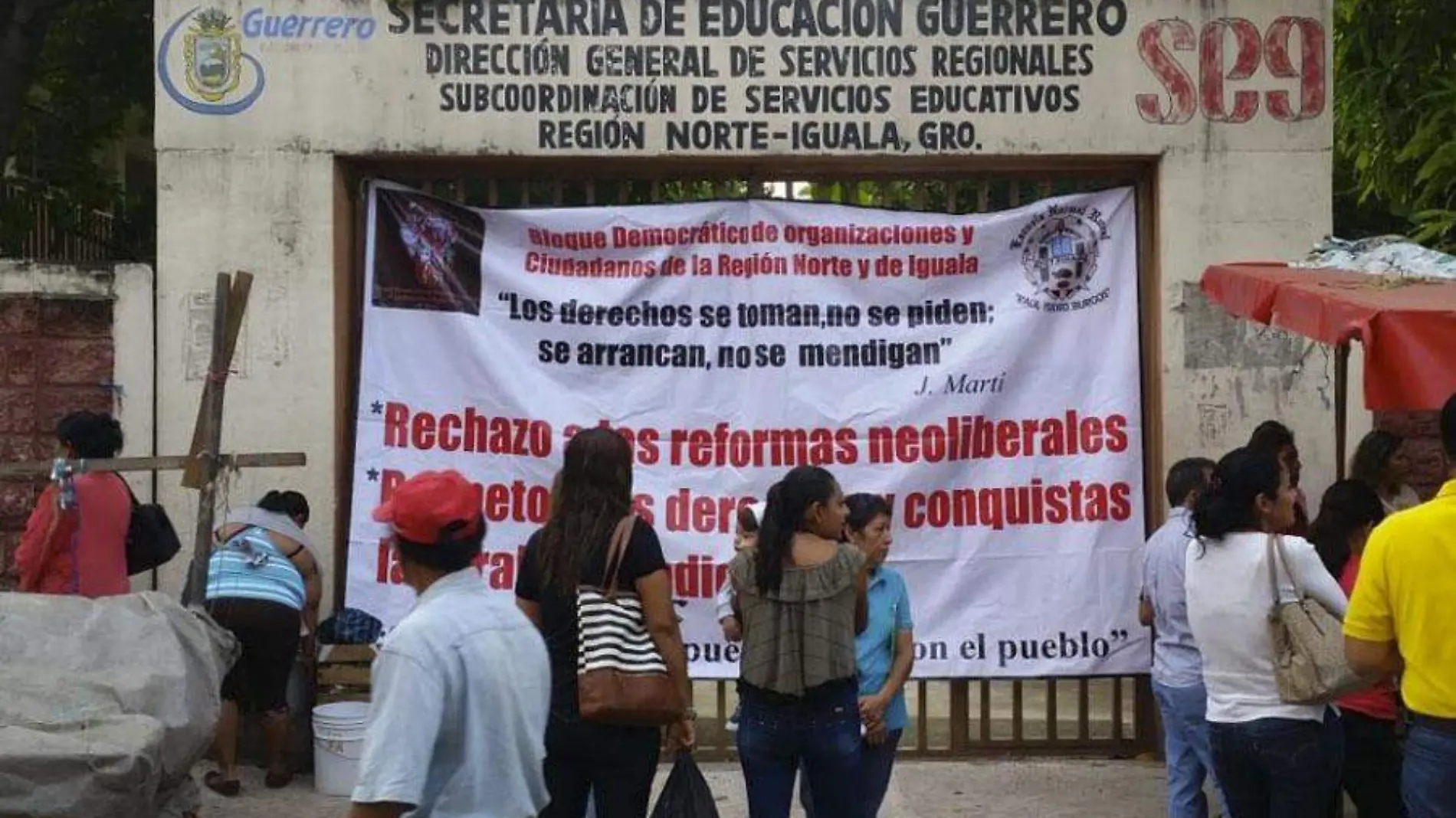 Toman oficinas de servicios educativos